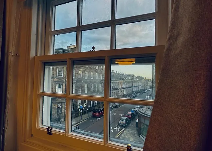 דירה Duplex - Centre 4-bed Retreat אדינבורו