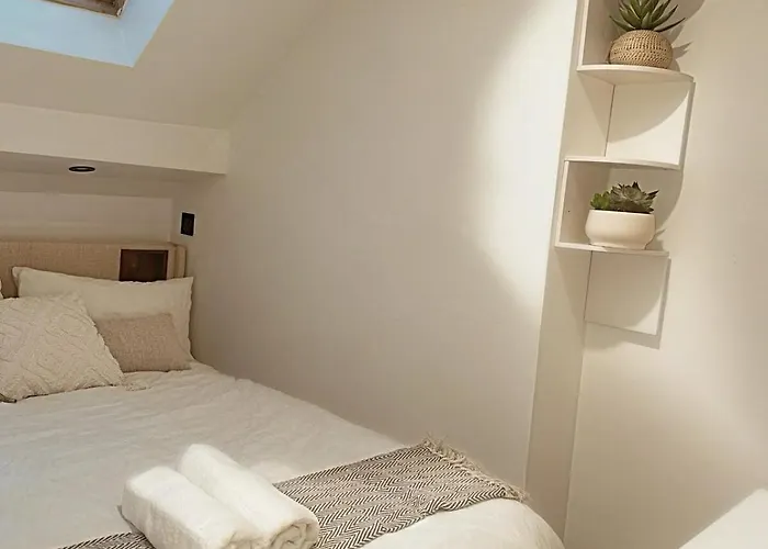 Duplex - Centre 4-bed Retreat