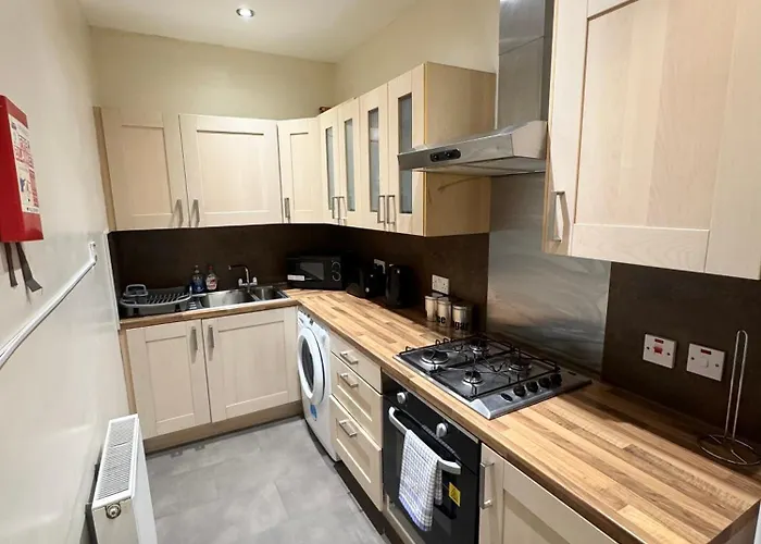 2 Bed Flat In אדינבורו