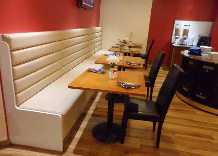 Britannia 3* Edinburgh