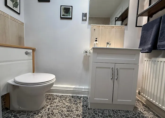 The Shore 2 Bedroom * Edinburgh