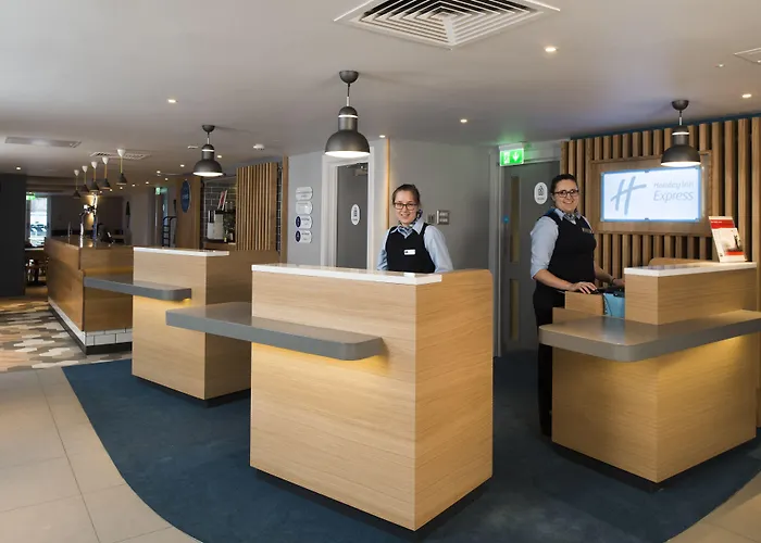 Отель Express - Leith Waterfront By Ihg
