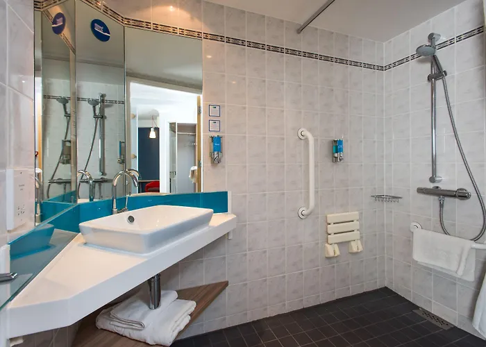Отель Express - Leith Waterfront By Ihg Эдинбург