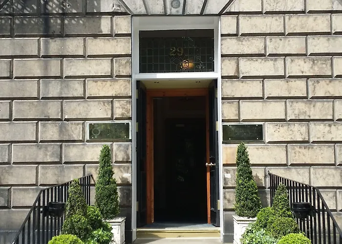 Royal Scots Club Szálloda 3*