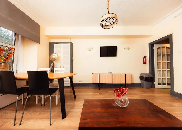 Cosy By The Meadows 4 شقة إدنبرة