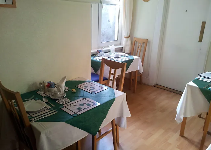 Mackenzie Pensjonat 3*