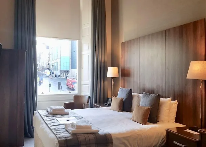 Hotell 28 York Place 3*