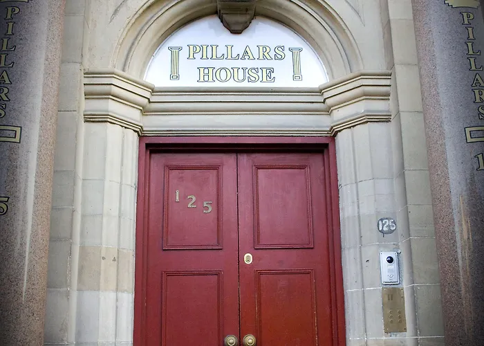 Hotel Pillars House