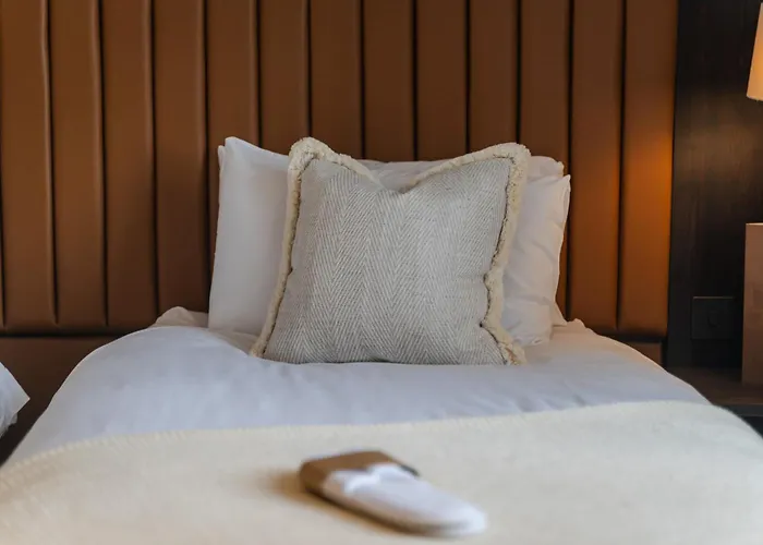 Hostel Code - The Court, Edynburg