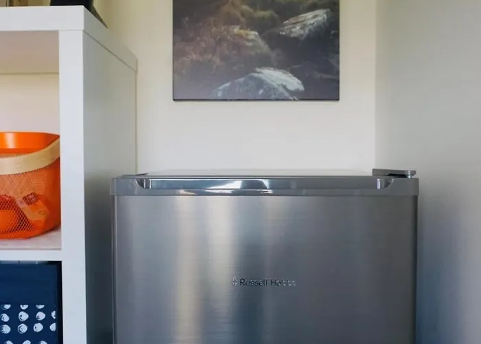 Homestay En-suite Double Bedroom With Pentland Hill View