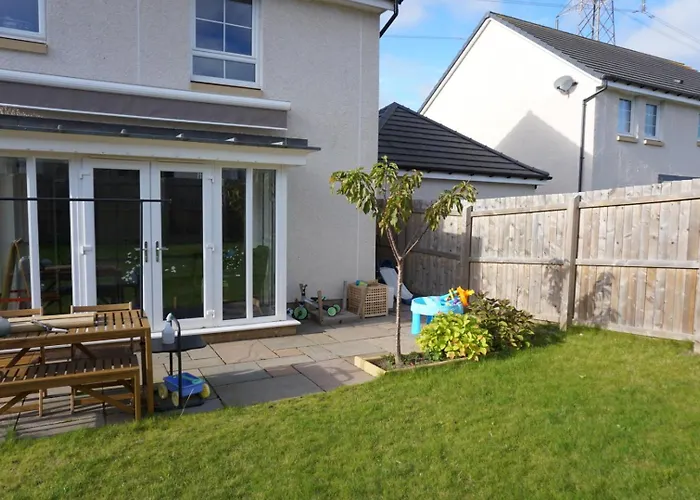 En-suite Double Bedroom With Pentland Hill View