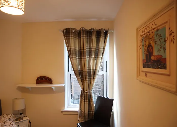 Three Bedrooms Flat In Old Town , Grassmarket Heart Of Flat Sleeps 6 , Eh1 58 Grassmarket,