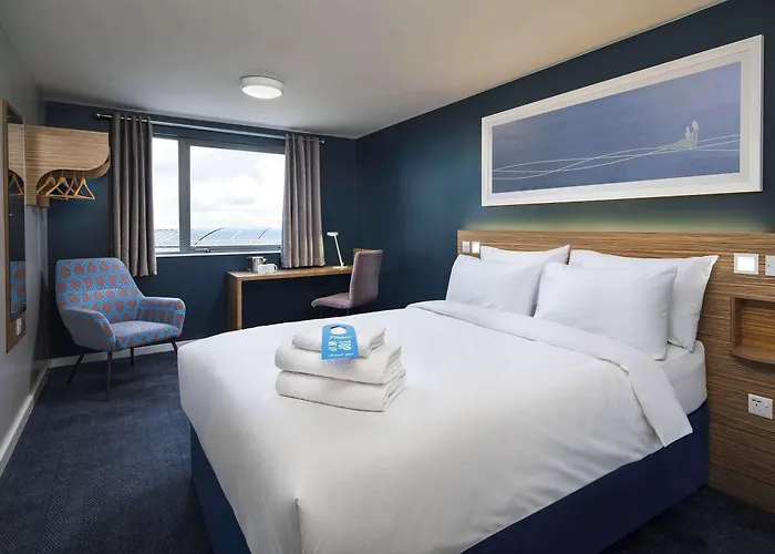 Travelodge Waterloo Place Hotel 3*