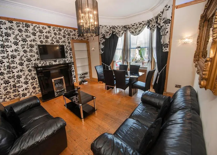 Roomy 1 Level Free Parking * Edinburgh