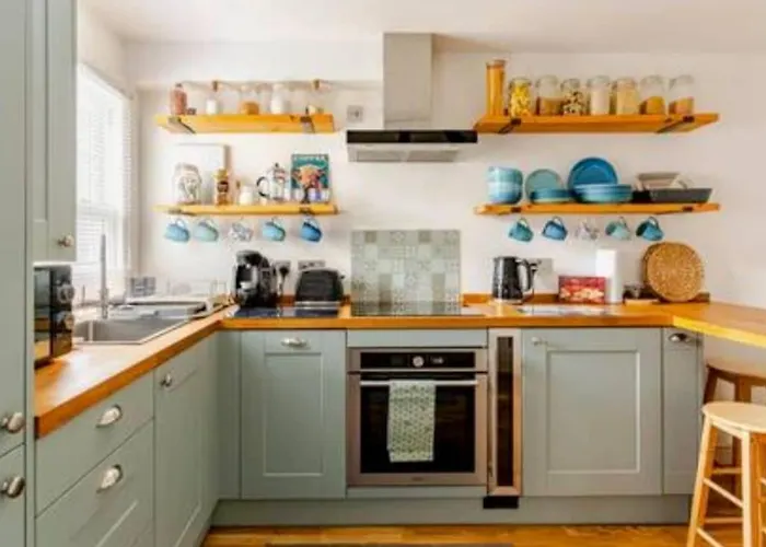 Апартаменты Cozy Next To Newhaven Harbour *