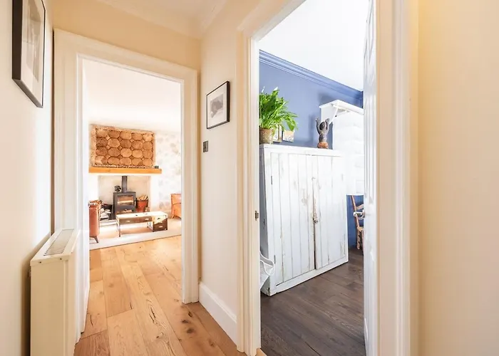 Apartment Bright 1-bed Flat Near The Shore & Ocean Terminal Edinburgh