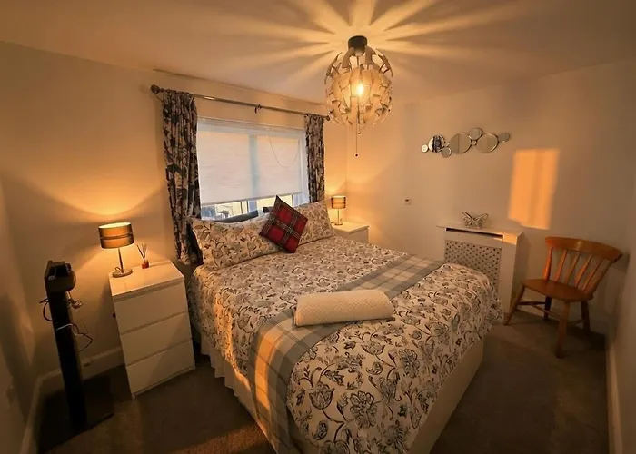 Dreghorn House 5 B-rooms 9 Beds 3 Toilets 2 Showers,1 Bath 2 Receiption Secure Free Parking 233 Wifi Эдинбург