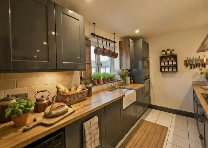 Dreghorn House 5 B-rooms 9 Beds 3 Toilets 2 Showers,1 Bath 2 Receiption Secure Free Parking 233 Wifi Дом отдыха *