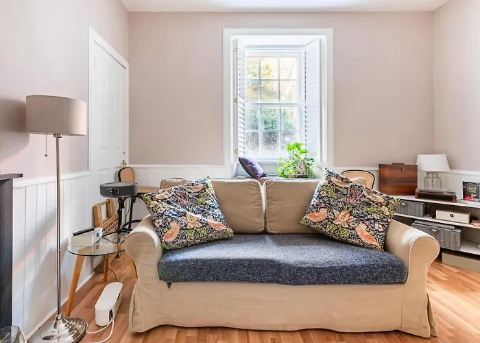 Edinburgh, Deanvillage Cosy Hideaway בית נופש