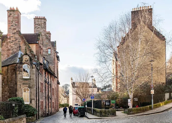 בית נופש Edinburgh, Deanvillage Cosy Hideaway *