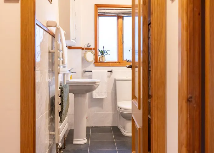 Дом отдыха Bright, Spacious House