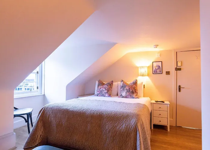 38 Bide Collective Edinburg