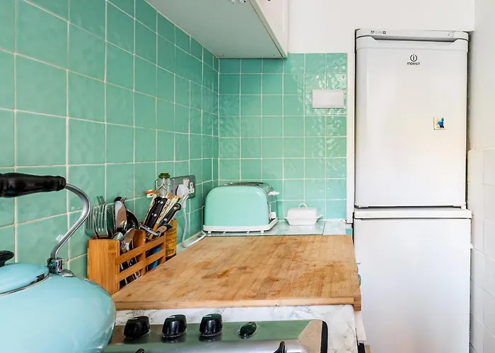 Edinburgh, Deanvillage Cosy Hideaway אדינבורו