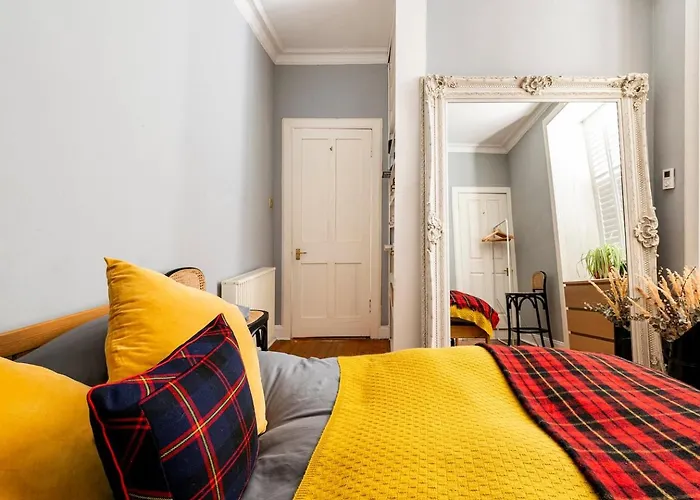 Edinburgh, Deanvillage Cosy Hideaway אדינבורו