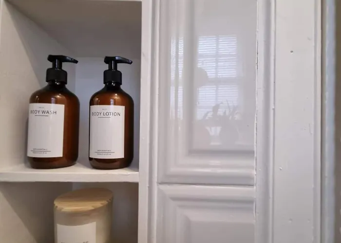 בית נופש Edinburgh, Deanvillage Cosy Hideaway *