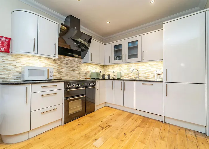 Family Friendly 3br Townhouse With 6 Beds And Parking Ferienhaus Edinburgh
