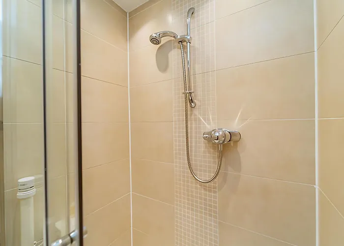 Family Friendly 3br Townhouse With 6 Beds And Parking * Edinburgh