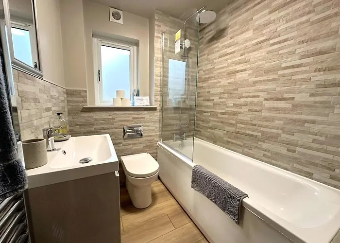 Modern, Cosy 2b In Edin, Family Friendly