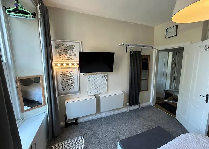 Charming Leith Retreat - Walk To The Shore * Edinburg