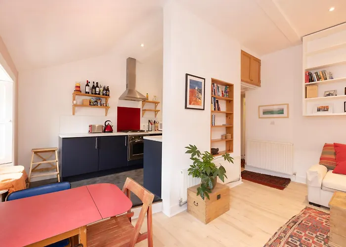 Chic 1-bedroom In New Town Apartment Edinburgh