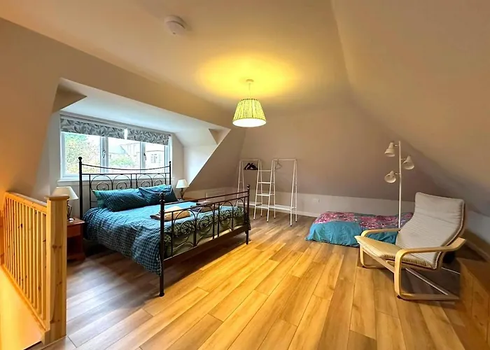 Modern, Cosy 2b In Edin, Family Friendly