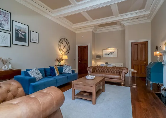 Georgian Elegance With Patio Garden West End - Pass The Keys Apartment