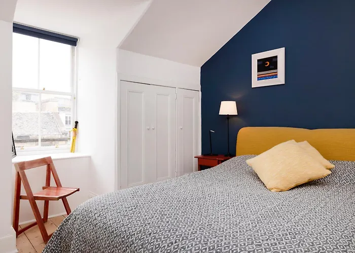 Chic 1-bedroom In New Town Apartment Edinburgh