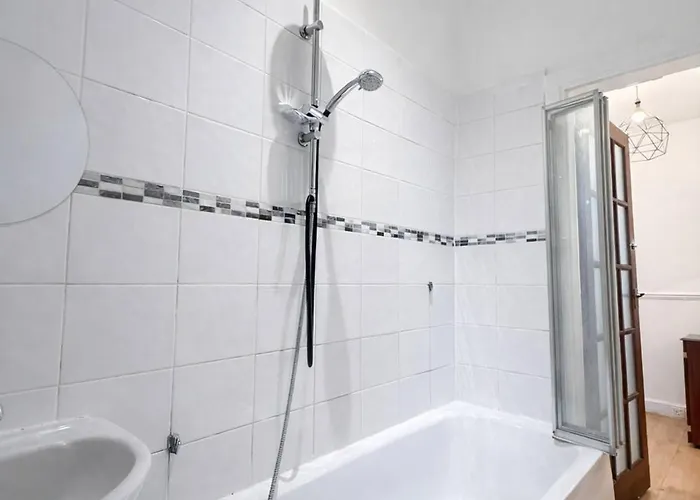Spacious Easter Road 2br Апартаменты Эдинбург