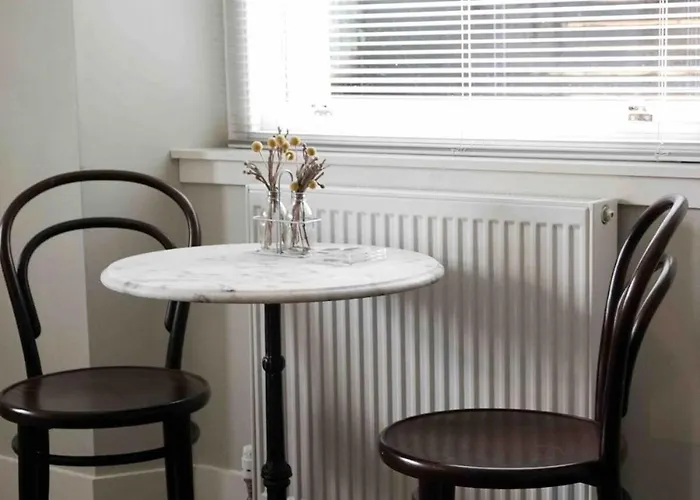 Fully Licensed In Peaceful Neighbourhood