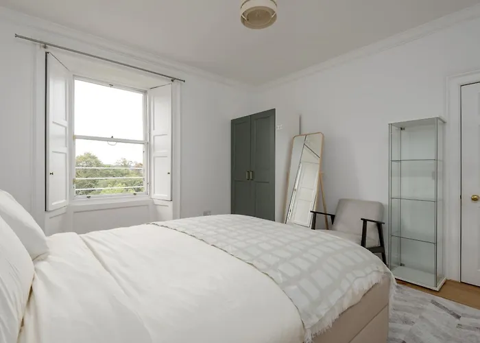 Elegant 2-bedroom In New Town Near Princes Street Daire