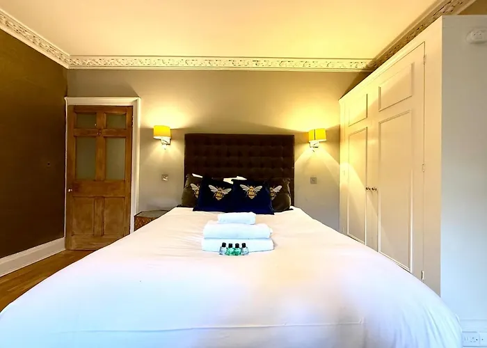 Apartment Cozy 1 Bed Garden Flat In The New Town Centre