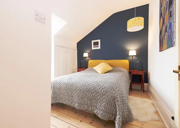 Chic 1-bedroom In New Town Apartment