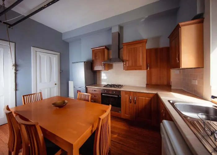 Cosy And Comfortable By Meadows *