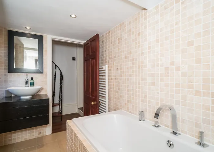 Georgian Elegance With Patio Garden West End - Pass The Keys Apartment Edinburgh
