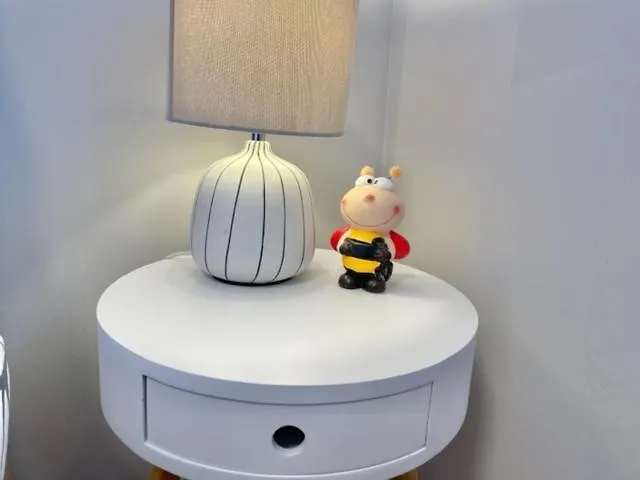 Homestay Double With Private Bathroom N Parking Direct Connection To Airport Train Station