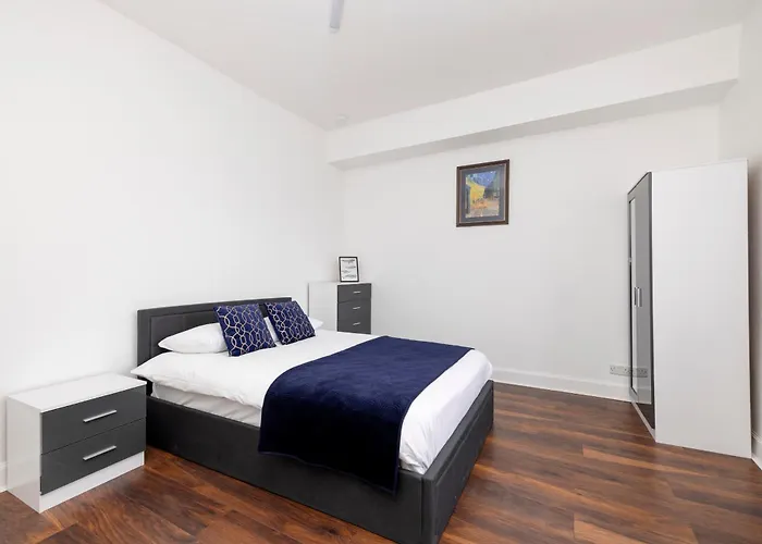 Centre Festival Flat *