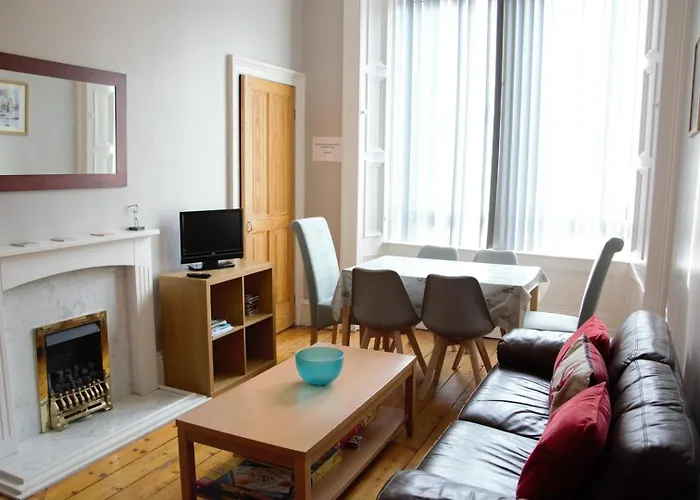 Elm Row Spacious And 公寓