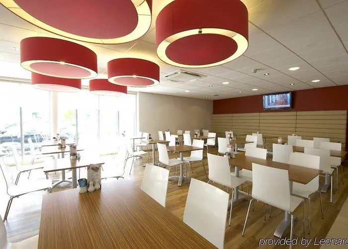 Travelodge Airport Hotel