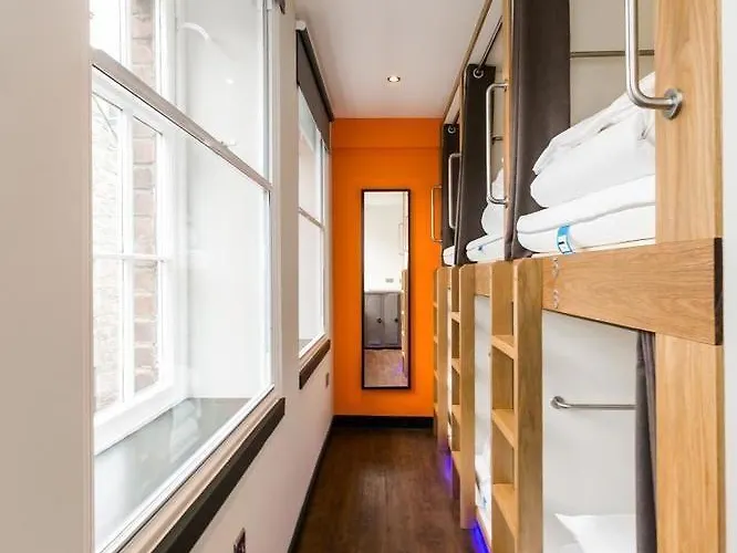 Albergue Code - The Loft, *