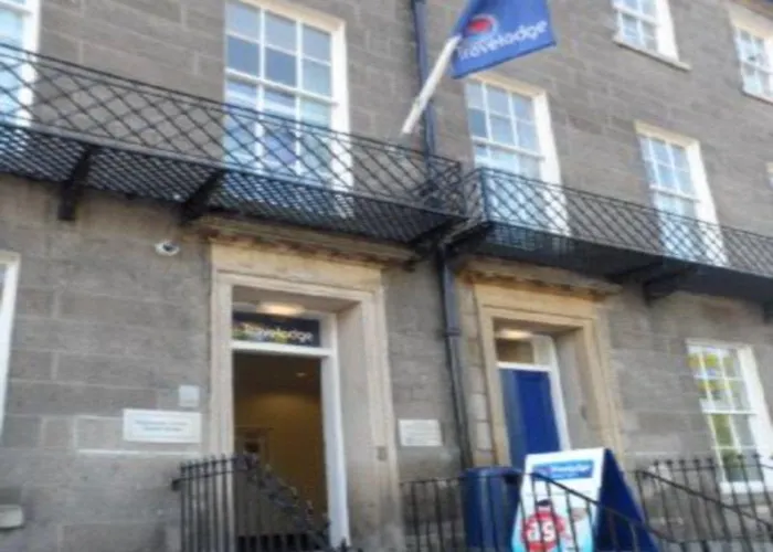 Travelodge Queen Street
